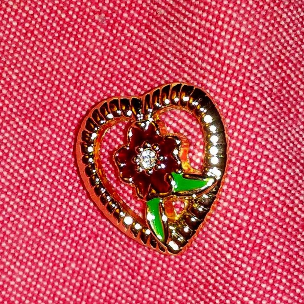 Vintage Gold Tone Heart Shaped Pin